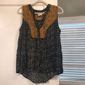Sweet detailed sleeveless top